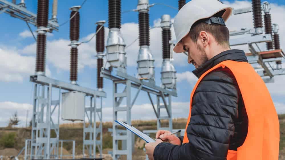 https://general.energy/wp-content/uploads/2024/07/technical-difficulties-and-challenges-in-energy-sector-projects-faced-by-project-managers_1.jpg