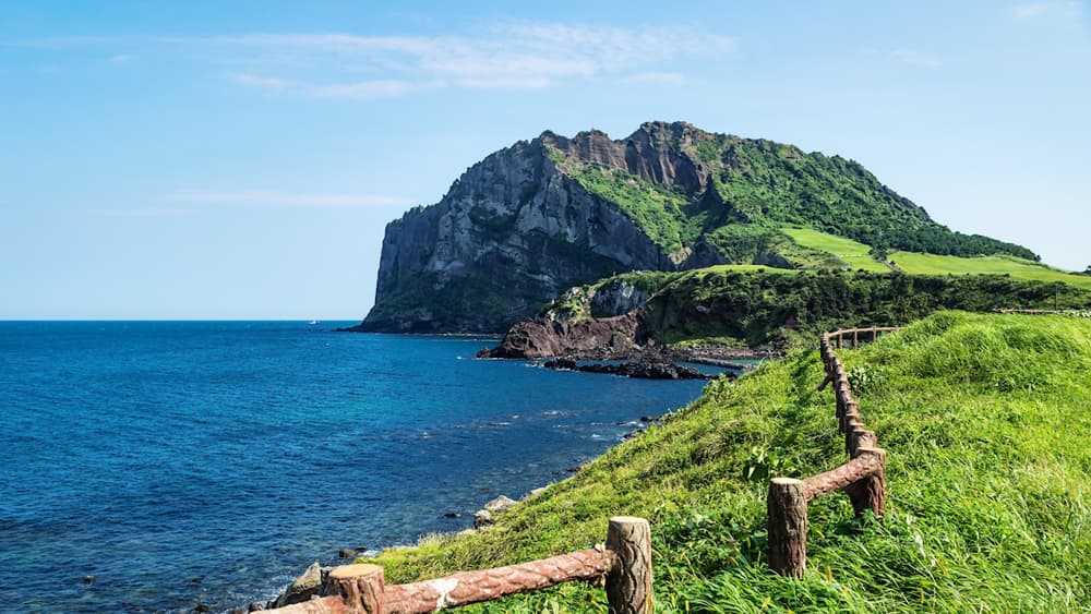 https://general.energy/wp-content/uploads/2024/09/south-korea-island-turns-to-abb-technology-to-stabilize-its-power-grid-in-the-transition-to-renewables_1.jpg